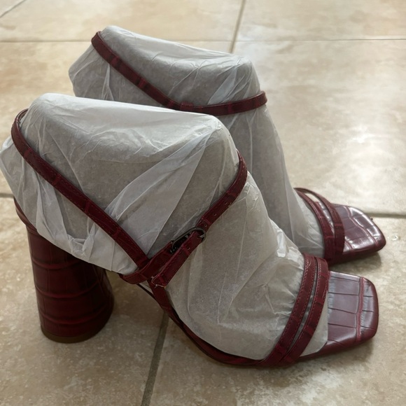 Sam Edelman Kit Slingback Block Heel Sandal - Picture 2 of 9